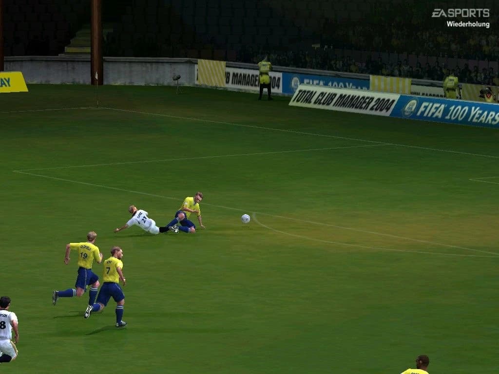https://media.imgcdn.org/repo/2023/08/fifa-football-2004/64f01eff393c0-fifa-football-2004-screenshot3.webp